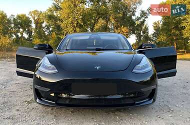 Седан Tesla Model 3 2018 в Дніпрі