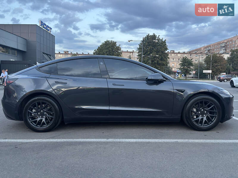 Седан Tesla Model 3 2024 в Харкові