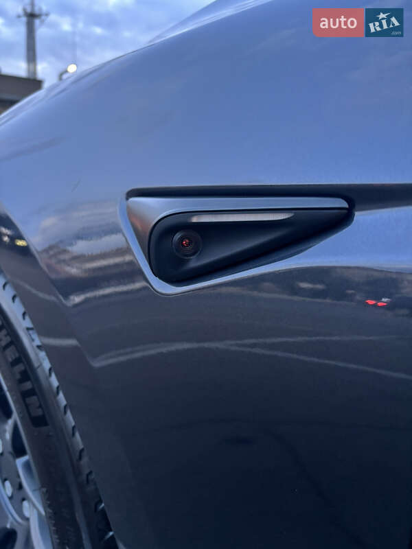 Седан Tesla Model 3 2024 в Харкові