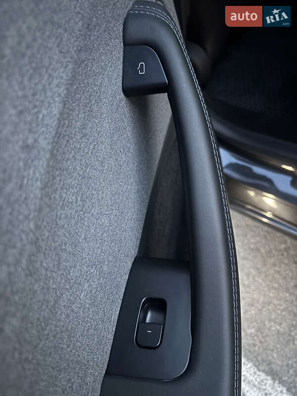 Седан Tesla Model 3 2024 в Харкові
