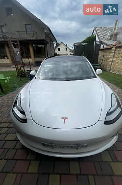 Седан Tesla Model 3 2020 в Луцке