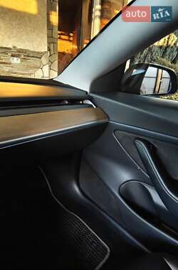 Седан Tesla Model 3 2018 в 