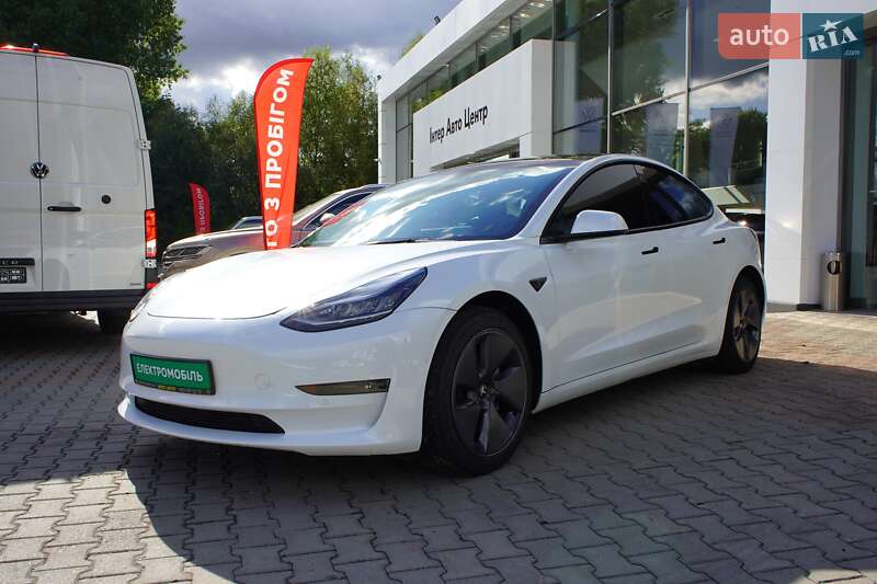 Седан Tesla Model 3 2022 в Житомирі