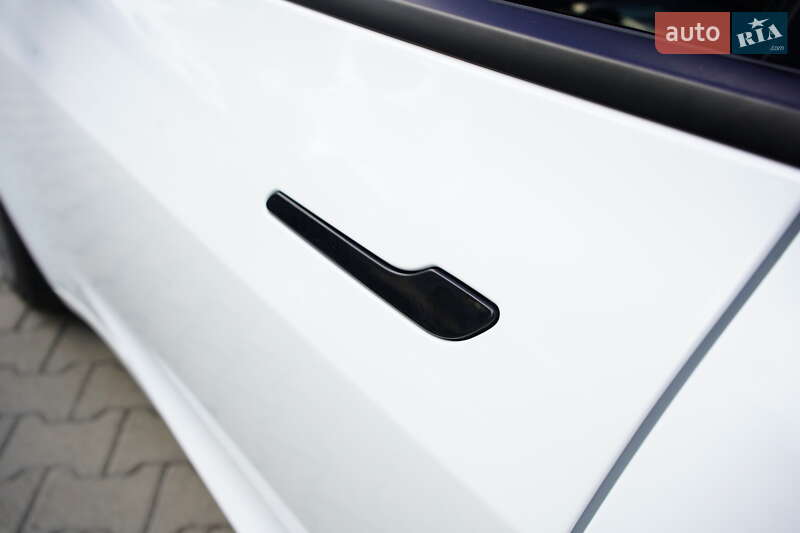 Седан Tesla Model 3 2022 в Житомирі