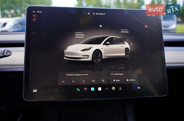 Седан Tesla Model 3 2022 в 