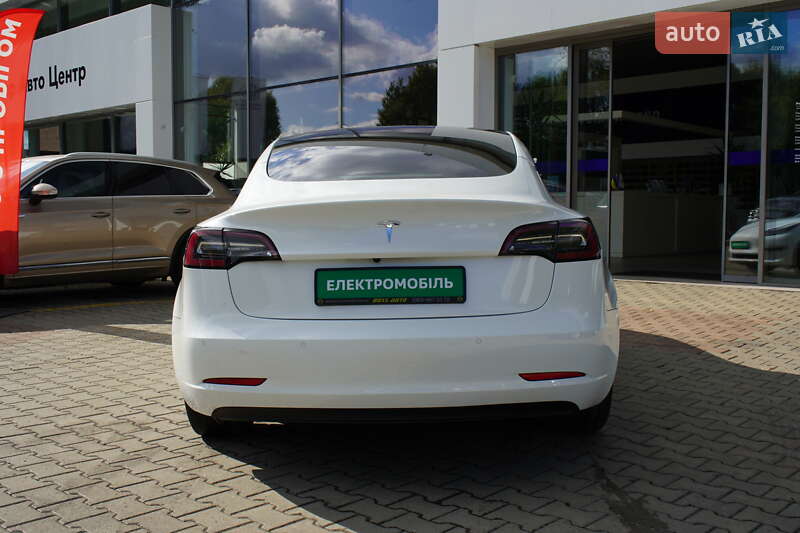 Седан Tesla Model 3 2022 в Житомирі