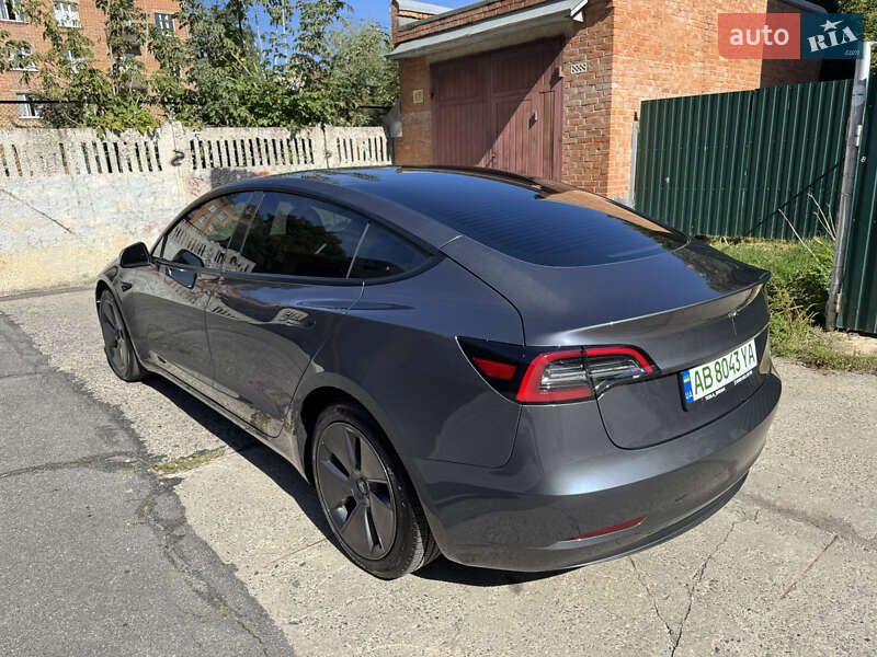 Седан Tesla Model 3 2023 в Виннице
