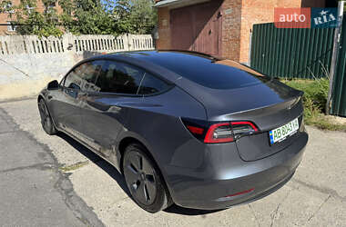 Седан Tesla Model 3 2023 в 