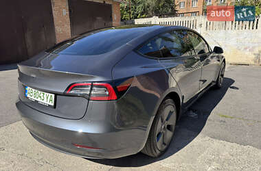Седан Tesla Model 3 2023 в 