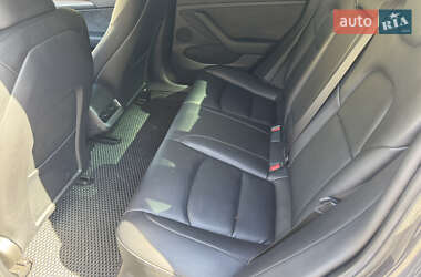 Седан Tesla Model 3 2023 в 