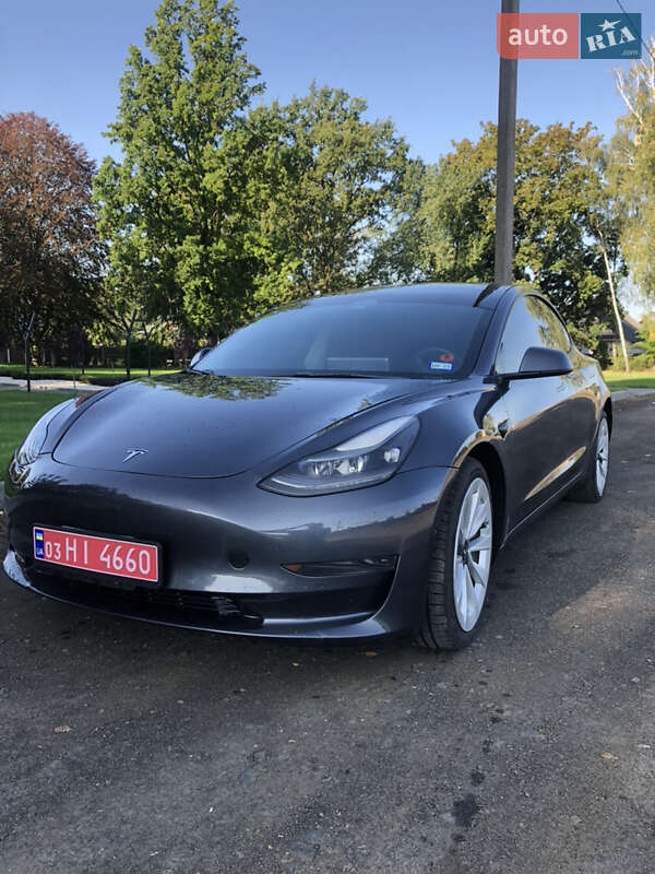 Tesla Model 3 2022