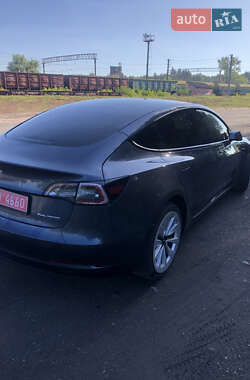 Седан Tesla Model 3 2022 в 