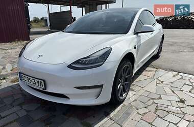 Седан Tesla Model 3 2022 в 