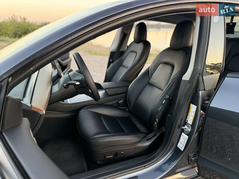 Седан Tesla Model 3 2022 в Дніпрі