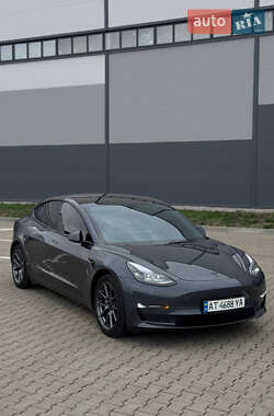 Седан Tesla Model 3 2023 в 