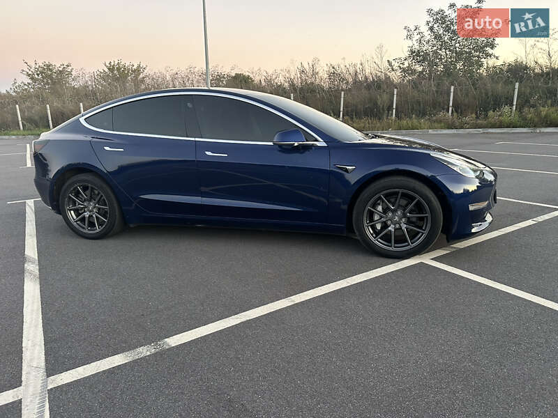 Седан Tesla Model 3 2018 в Виннице фото 21 Седан Tesla Model 3 2018 в Виннице