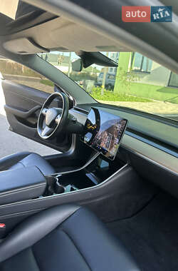 Седан Tesla Model 3 2018 в 
