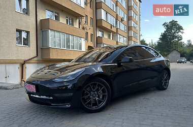 Седан Tesla Model 3 2021 в Ивано-Франковске