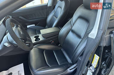 Седан Tesla Model 3 2021 в Івано-Франківську