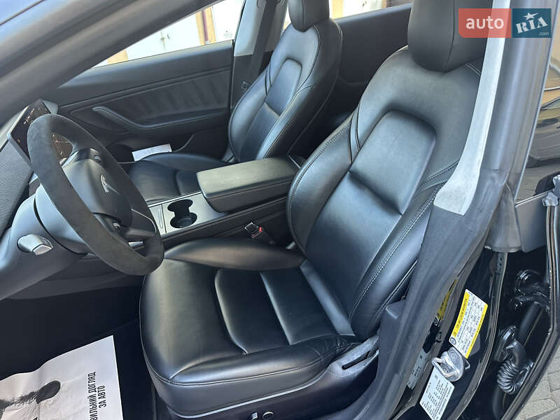 Седан Tesla Model 3 2021 в Івано-Франківську