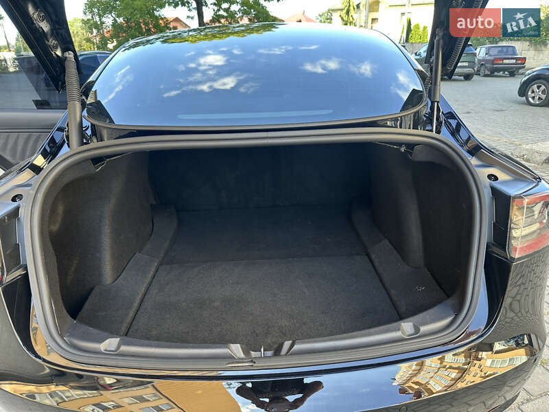 Седан Tesla Model 3 2021 в Івано-Франківську