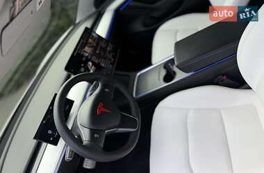 Седан Tesla Model 3 2021 в Малине