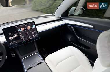 Седан Tesla Model 3 2021 в Малине