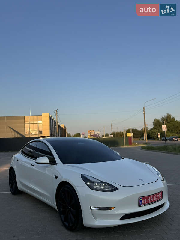 Tesla Model 3 2021