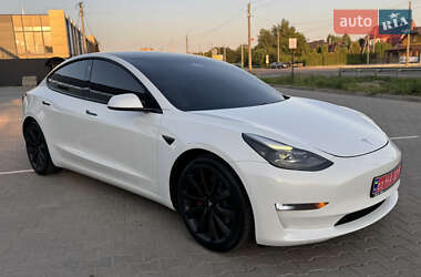 Седан Tesla Model 3 2021 в 