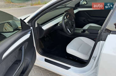 Седан Tesla Model 3 2021 в 