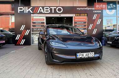 Седан Tesla Model 3 2024 в Львове