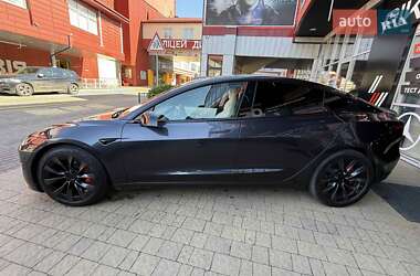Седан Tesla Model 3 2024 в 