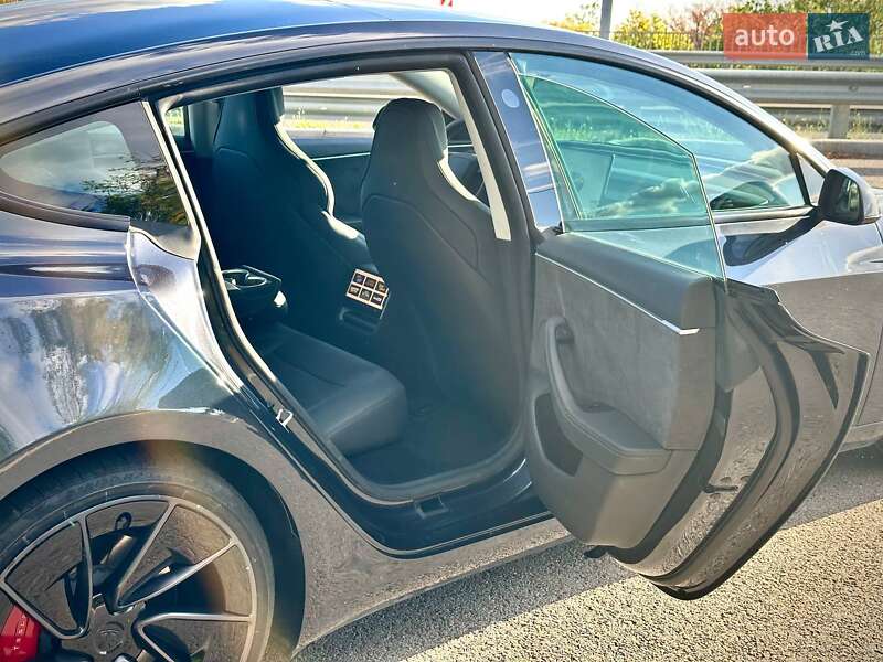 Седан Tesla Model 3 2024 в Запоріжжі