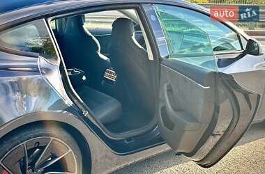 Седан Tesla Model 3 2024 в 
