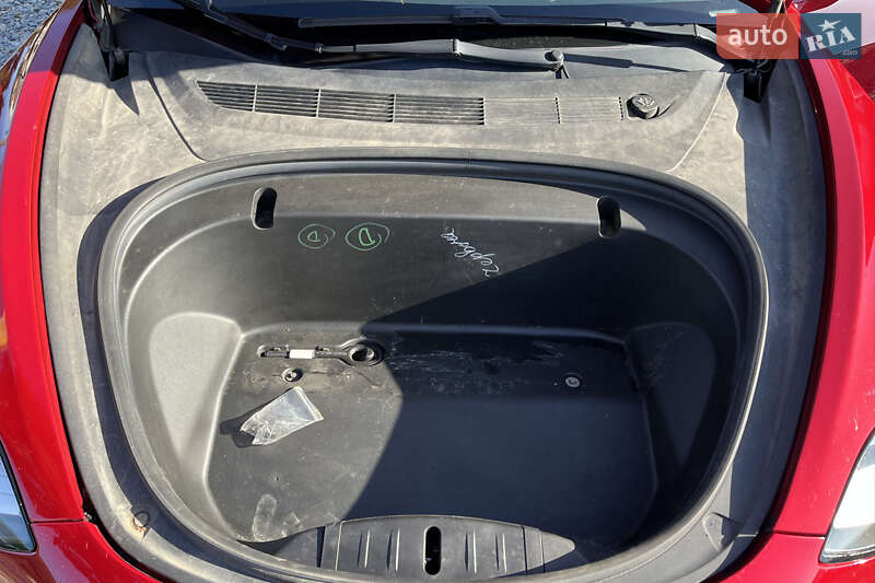 Седан Tesla Model 3 2019 в Коломиї