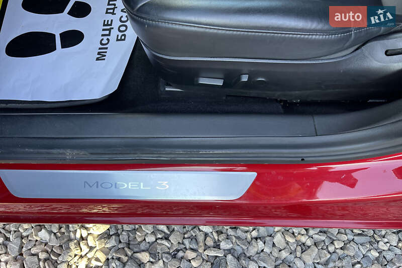 Седан Tesla Model 3 2019 в Коломиї