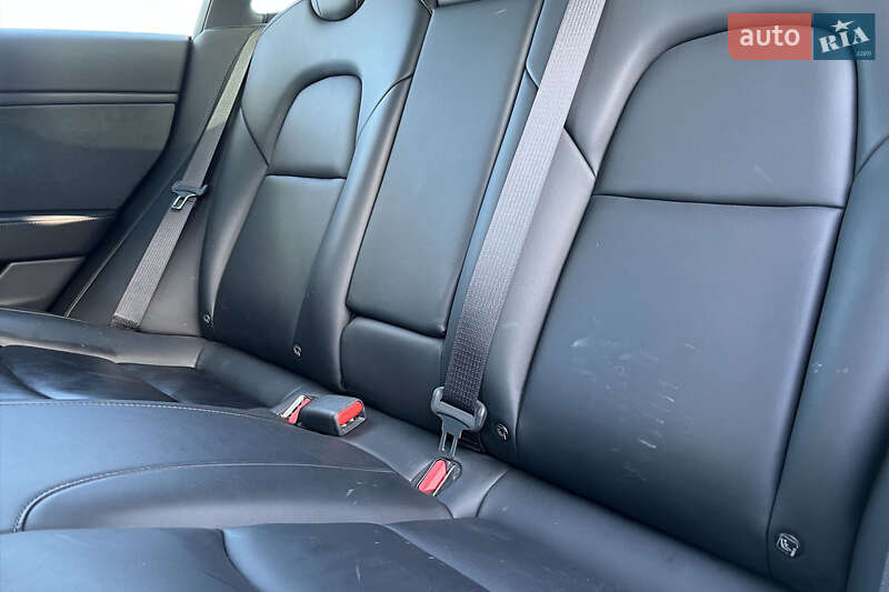 Седан Tesla Model 3 2019 в Коломиї