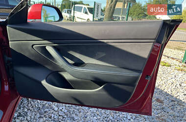 Седан Tesla Model 3 2019 в 