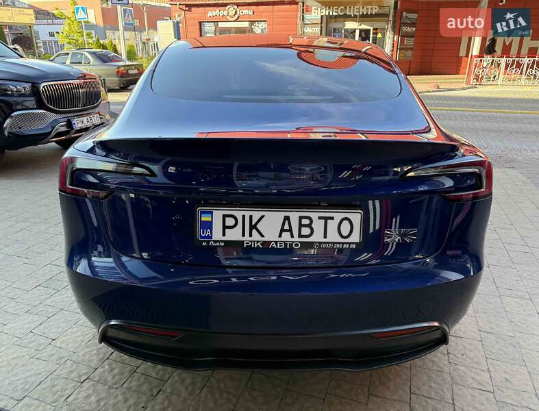 Седан Tesla Model 3 2024 в Львове