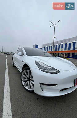 Седан Tesla Model 3 2019 в 