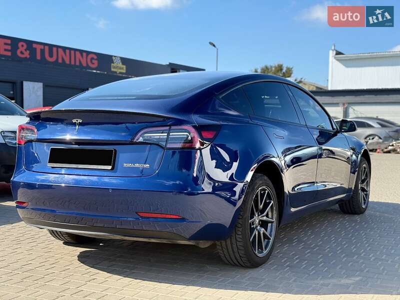 Седан Tesla Model 3 2021 в Одессе