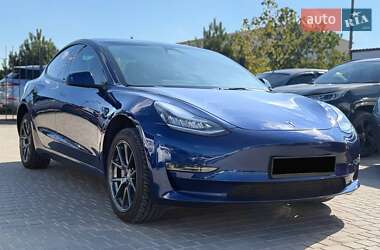Седан Tesla Model 3 2021 в 