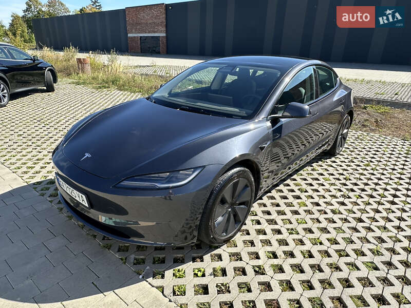 Седан Tesla Model 3 2024 в Хмельницком