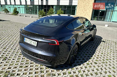 Седан Tesla Model 3 2024 в 
