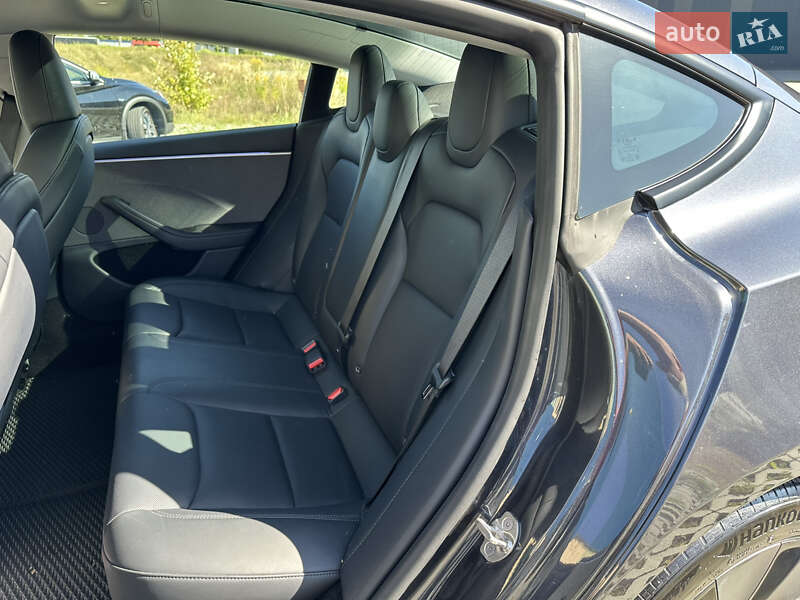 Седан Tesla Model 3 2024 в Хмельницком