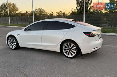Седан Tesla Model 3 2017 в 