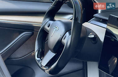 Седан Tesla Model 3 2017 в 