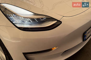 Седан Tesla Model 3 2017 в 