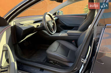 Седан Tesla Model 3 2024 в 