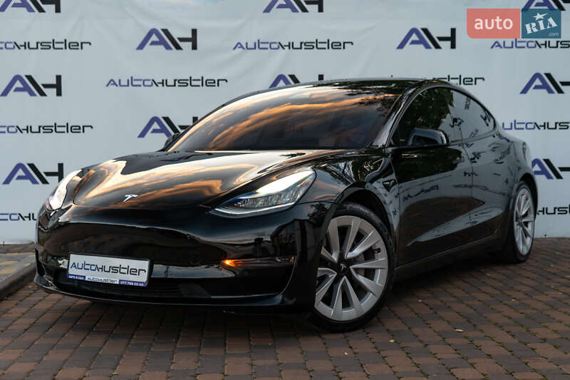 Седан Tesla Model 3 2020 в Киеве